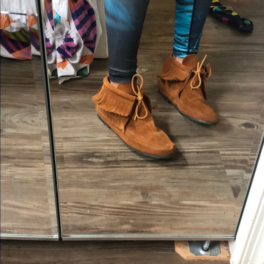 Minnetonka Classic Fringe Bootie